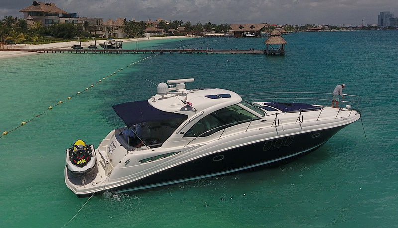cancun rent a yacht