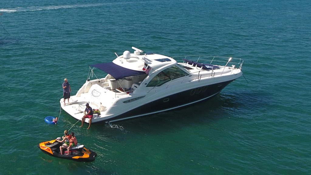 cancun rent a boat