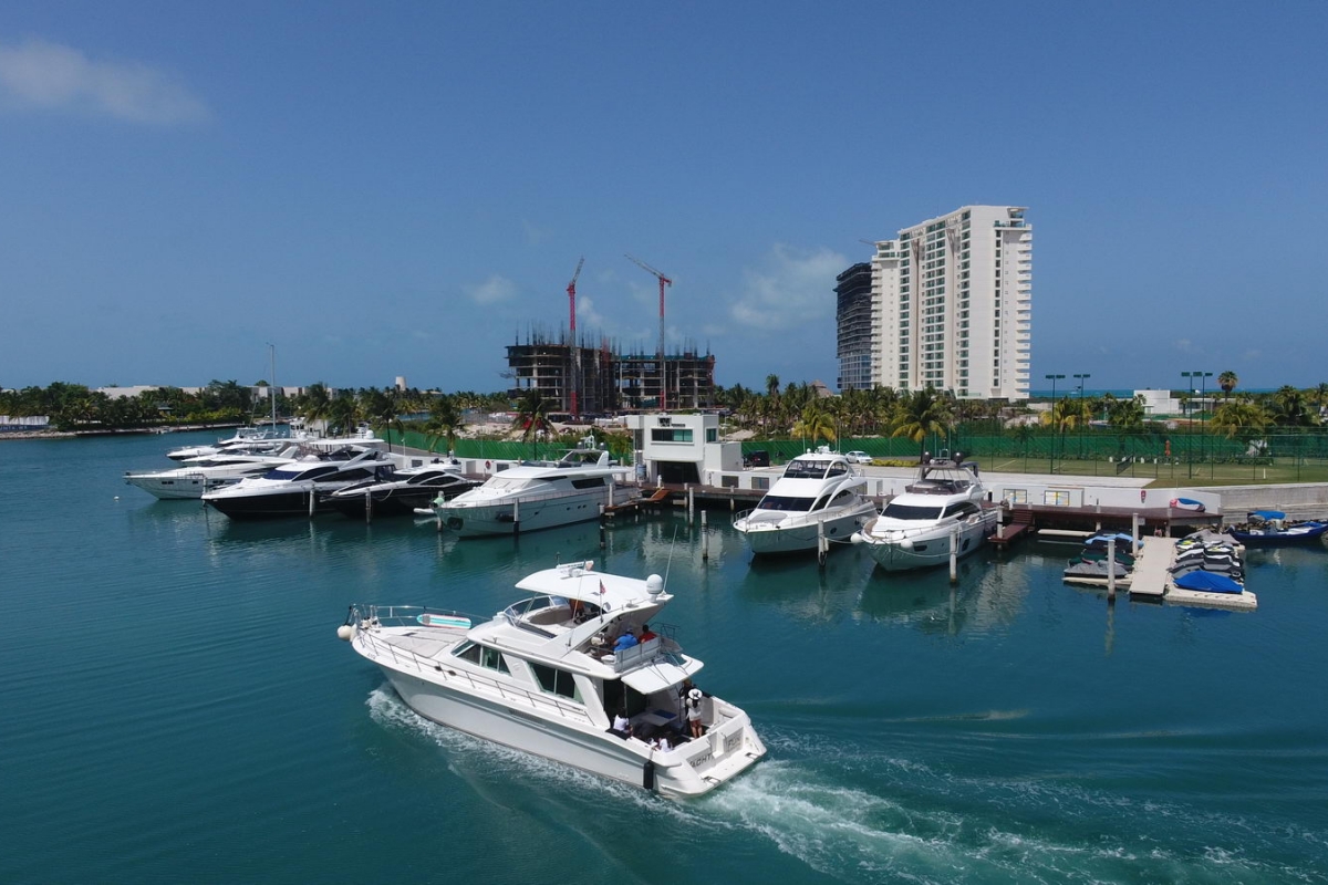 Puerto Cancun Marina Boats tours and Shopping CancunCD Catamaran Dream