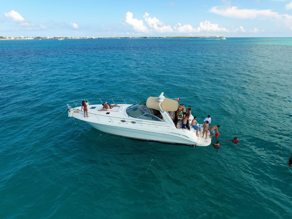 SeaRay Yacht for rent