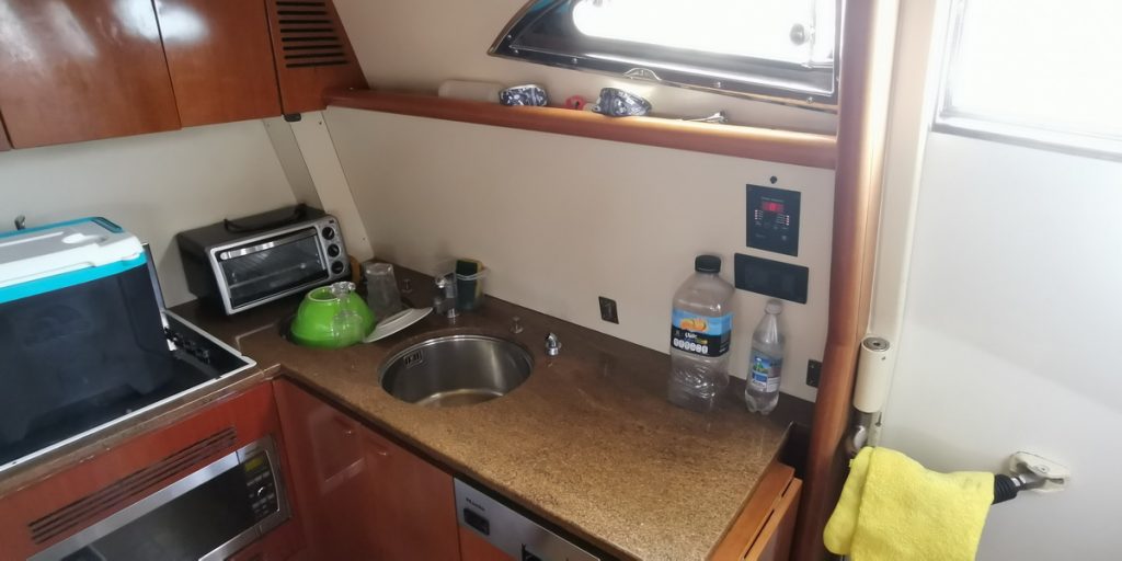 Ferretti 74 Yacht kitchen