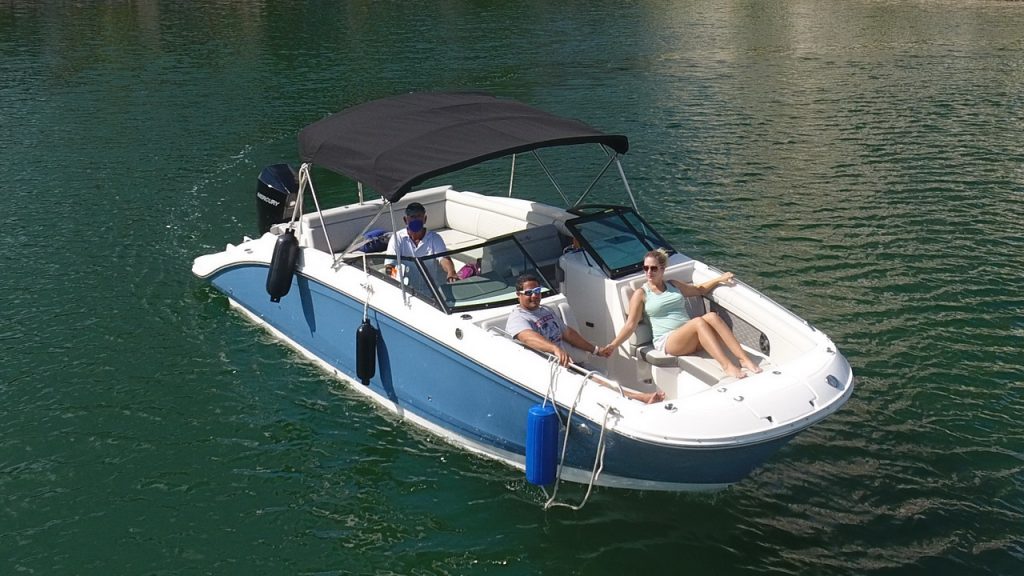 SeaRay Bowrider Speedboat