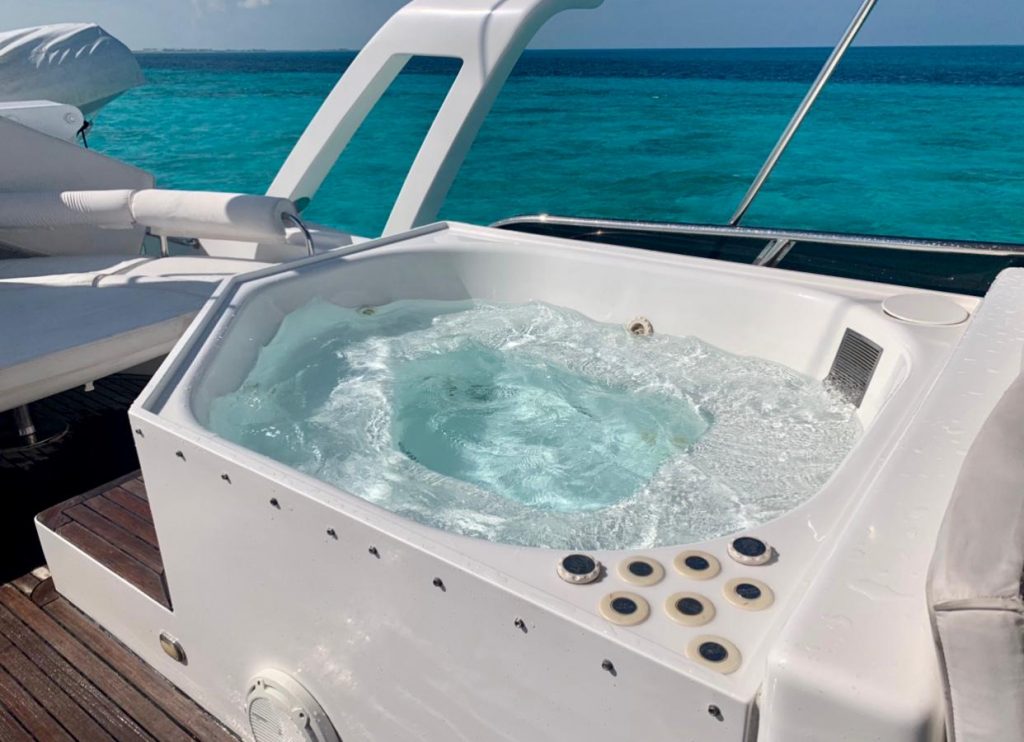 Jacuzzi on yacht at Cancun