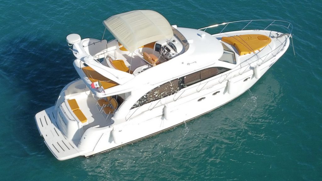 Meridien Yachts for rent in Cancun