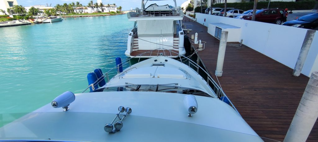 Bunk of Nuvaris 60ft 61 62 63 64 65  yacht for rent in Cancun