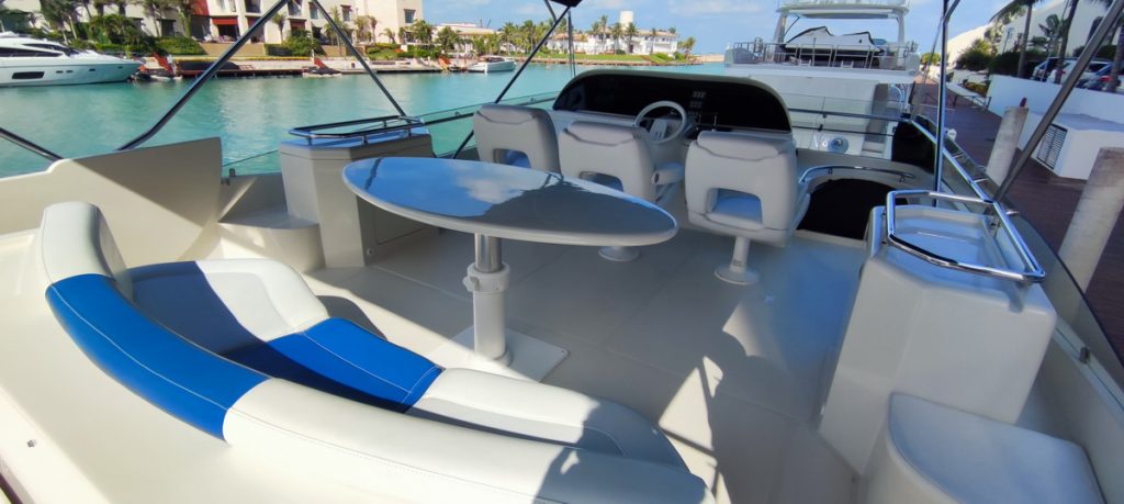 flybridge of Nuvaris 60ft 61 62 63 64 65  yacht for rent in Cancun