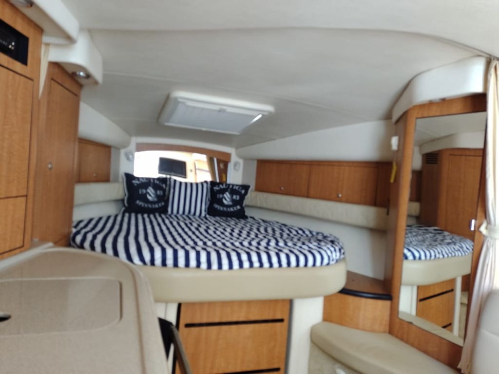 Rent a Searay Yacht 35ft with bed