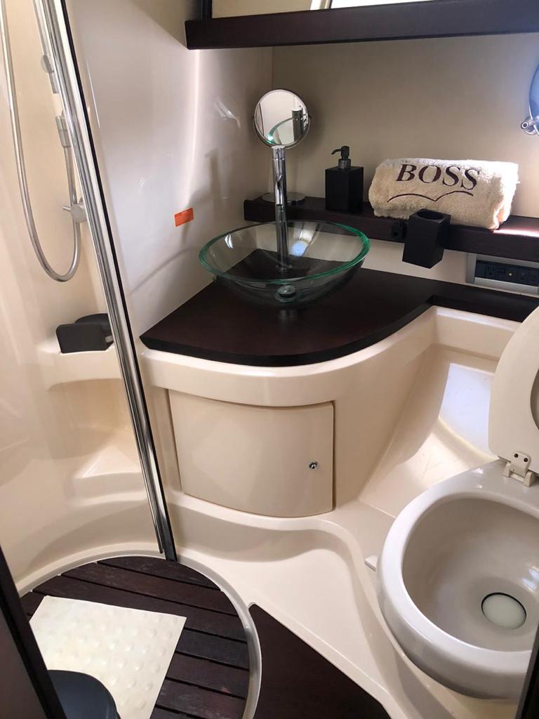 Azimut yacht to rent