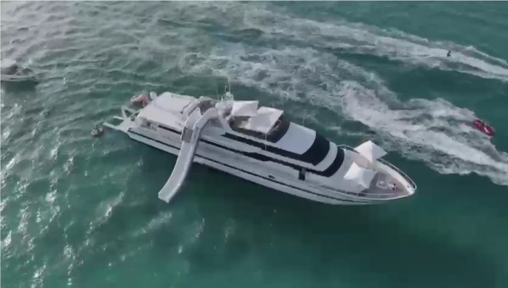 110 FT Mega yacht Slide