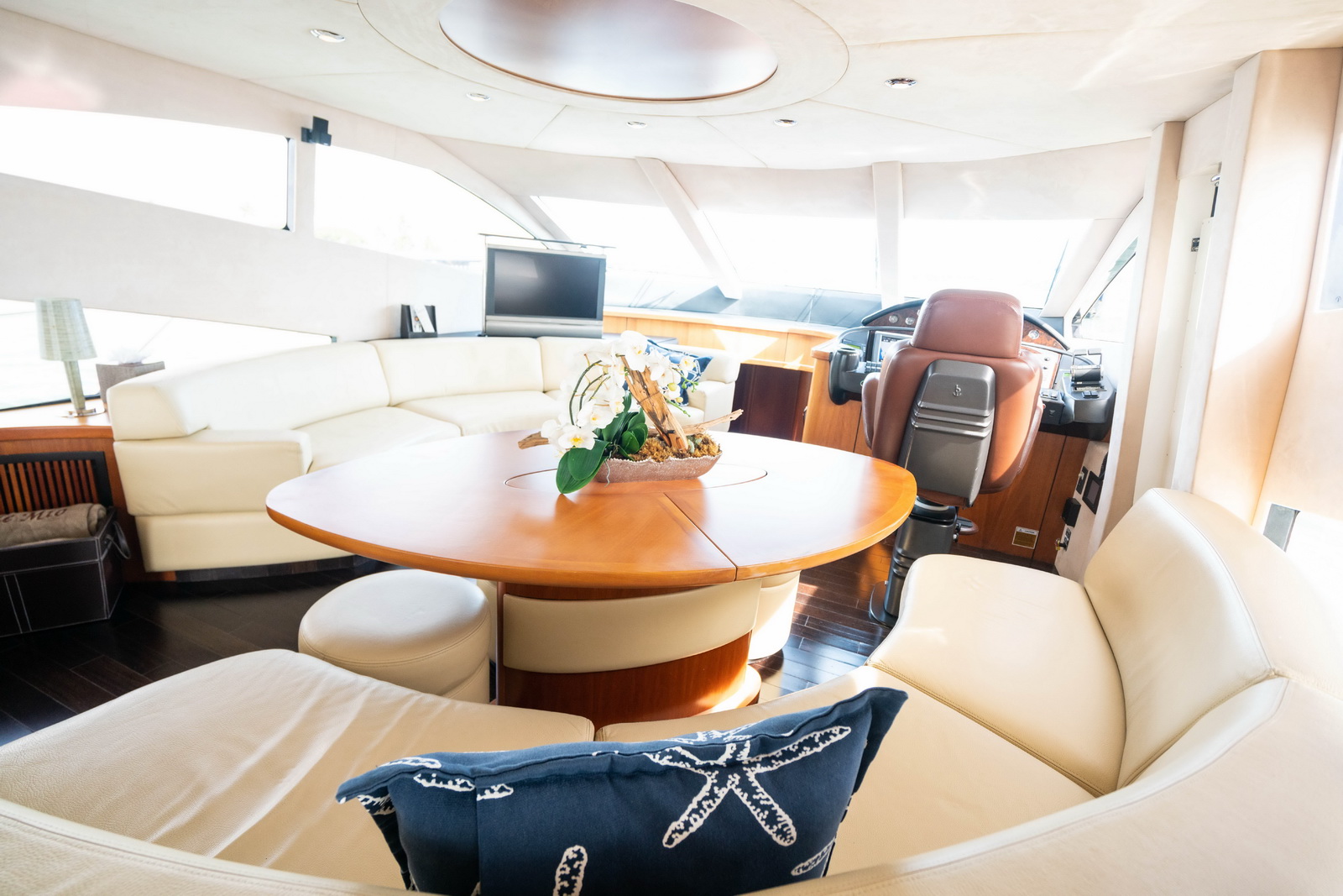 Luxury bedroom yacht