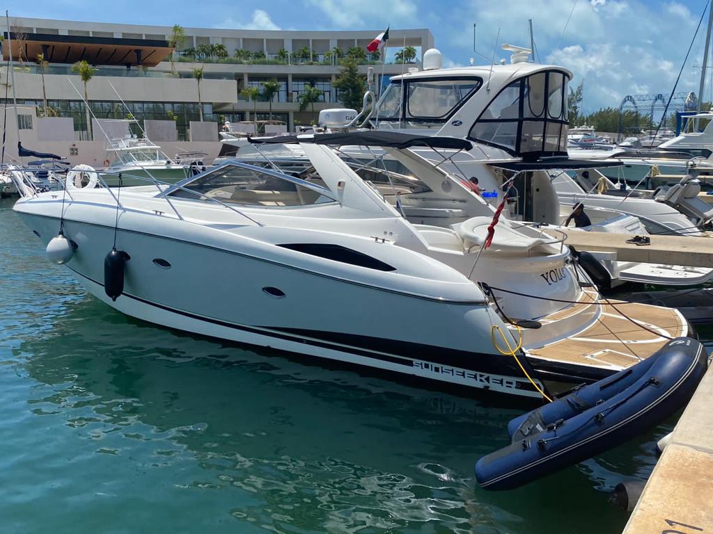 Sunseeker Yacht for rent in cancun