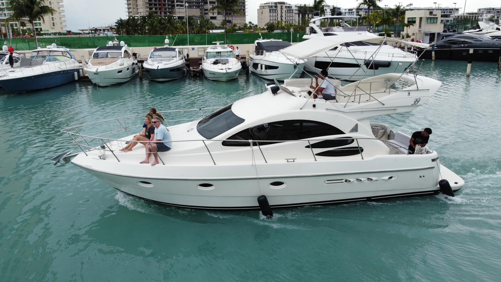 Azimut 39 for rent in Playa Mujeres