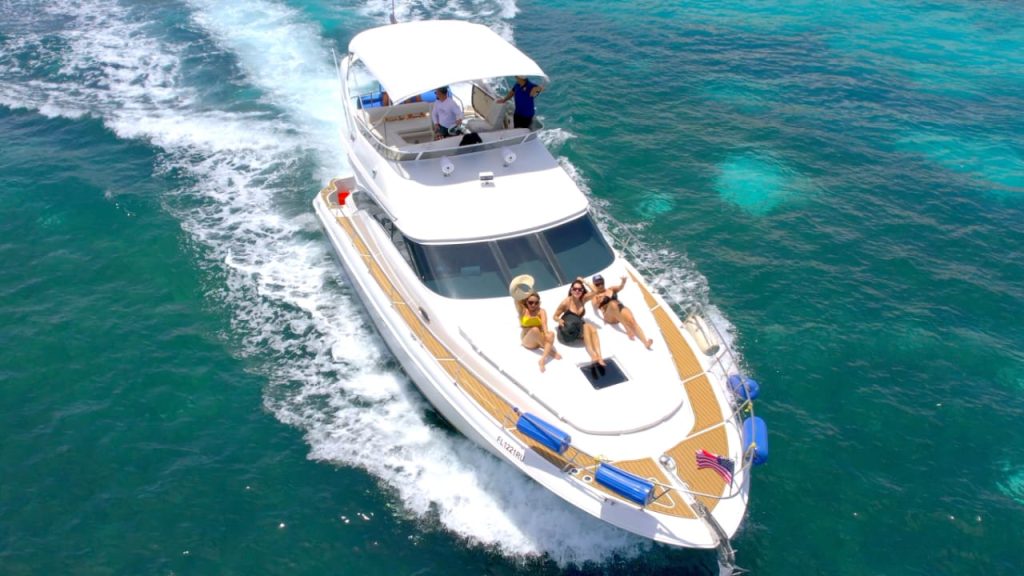 Sea Ray 450 Yacht for charter