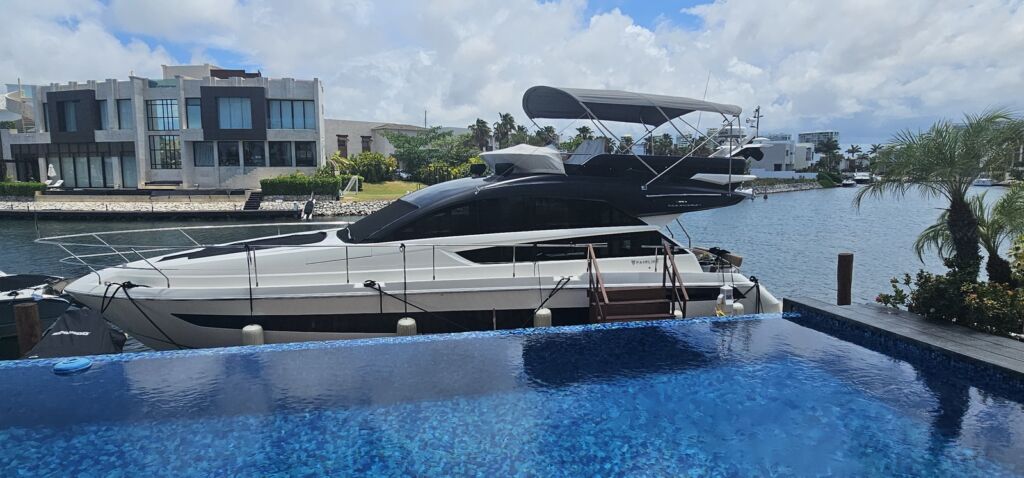 Fairline Luxury boat