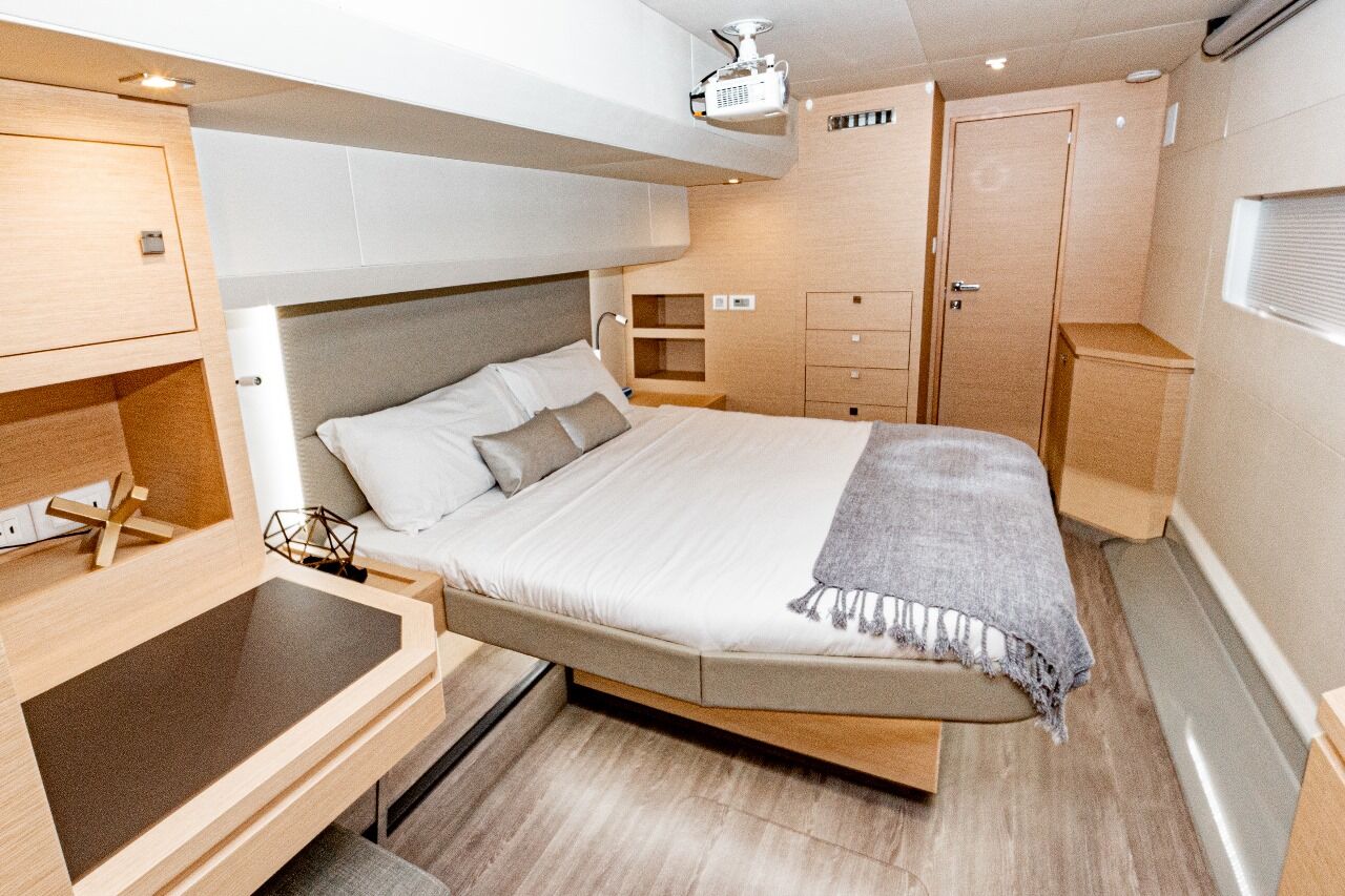 Fountain Pajot Power boat Liberte