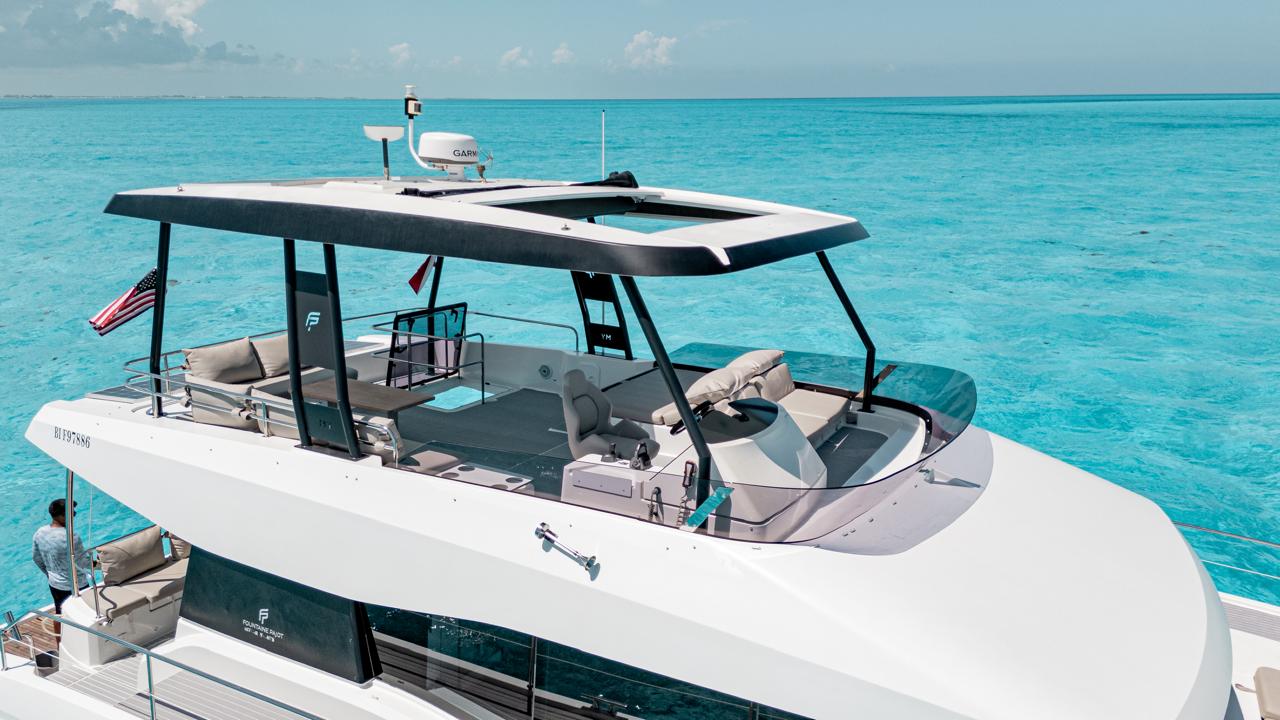 Fountain Pajot Power boat Liberte