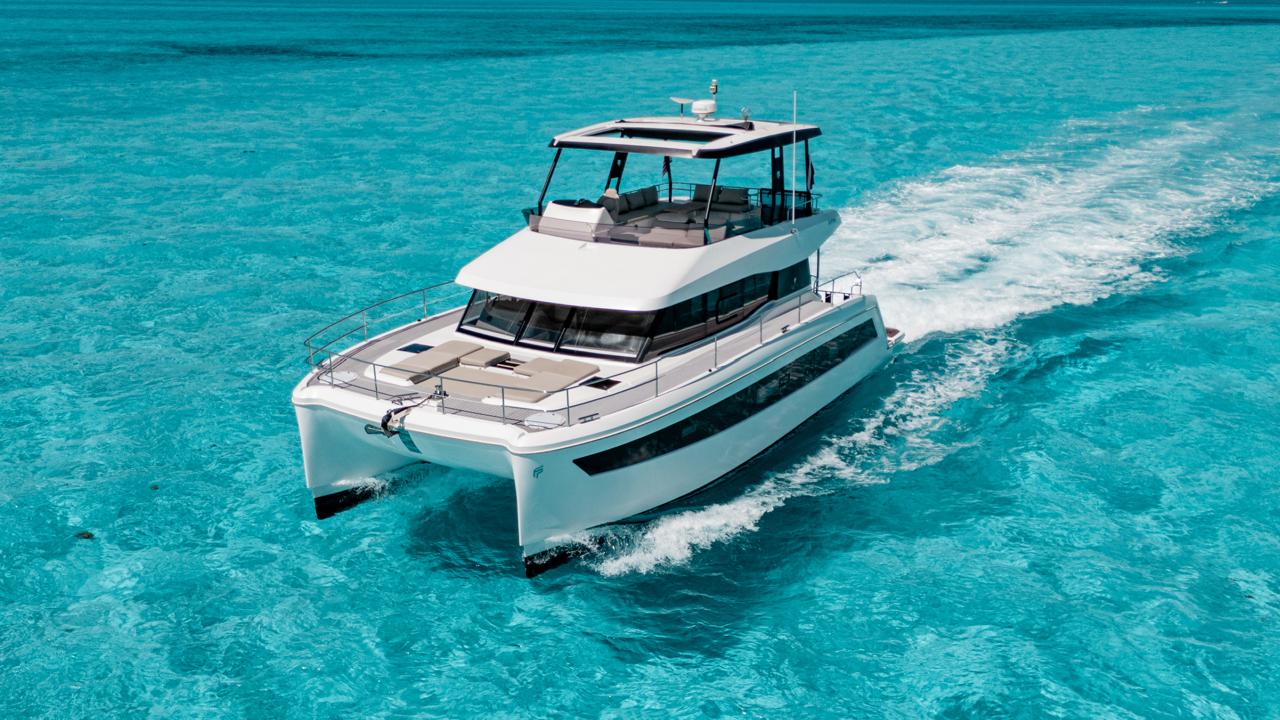 Fountain Pajot Power boat Liberte