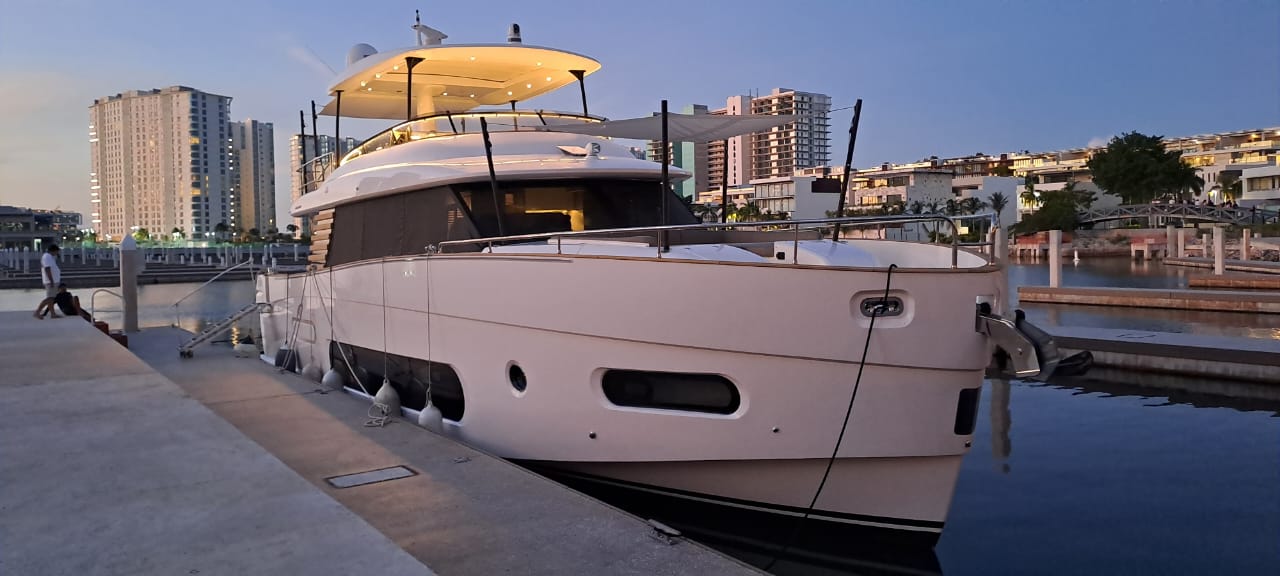 Azimut 2025 66ft with flybridge